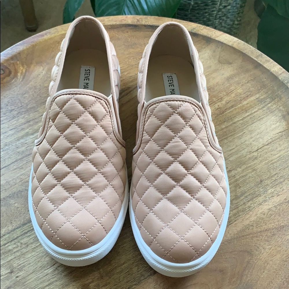 Steve Madden - Picture 2 of 3